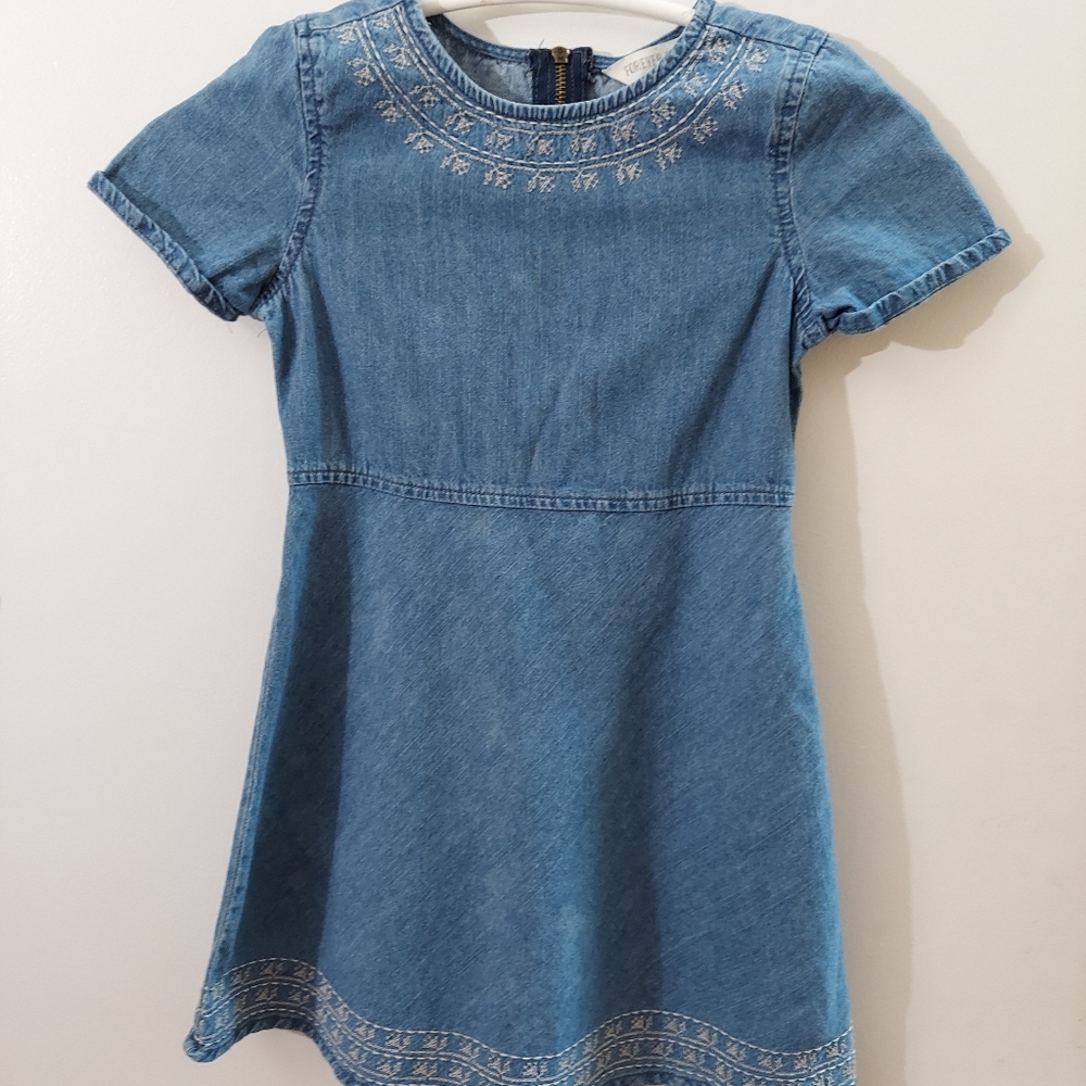 Darling little girls denim dress . Great twirling dress. 5/6